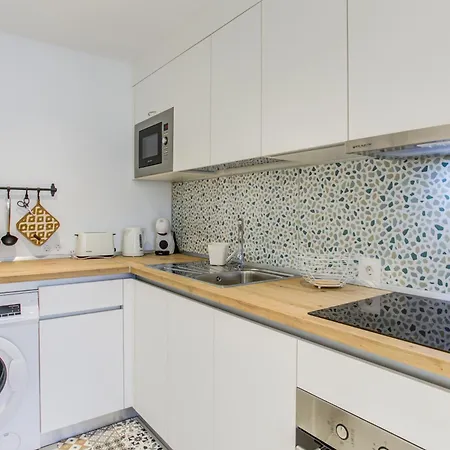 Homu Cherne - Muy Cerca De La Playa